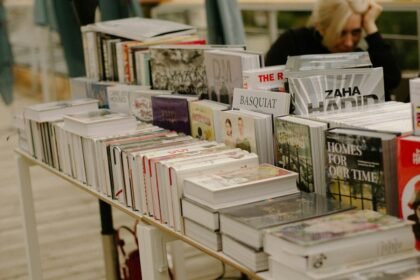 معرض الكتاب يستقبل زواره بأكثر من ألف دار نشر