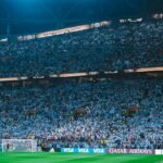 فوز مثير في قمة الدوري يشعل صراع الصدارة