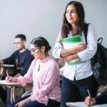 خطة جديدة لتطوير المناهج تركز على المهارات والتفكير النقدي