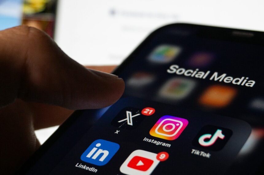 تحديثات جديدة لمنصات التواصل تمنح المستخدمين تحكماً أكبر في الخصوصية