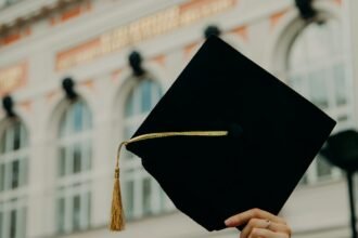 فتح باب التقدم لمنح دراسية مجانية في جامعات محلية ودولية